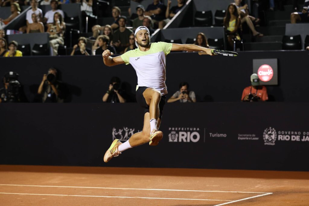 Muller vence argentino e será o primeiro francês na final do Rio Open