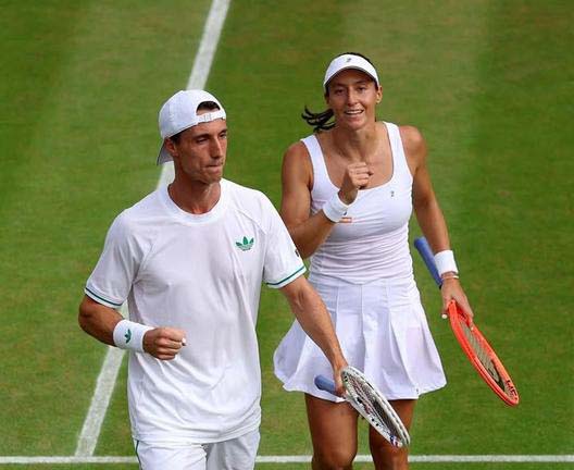 Luisa Stefani vai às quartas de mistas em Wimbledon e terá rodada dupla nesta segunda-feira