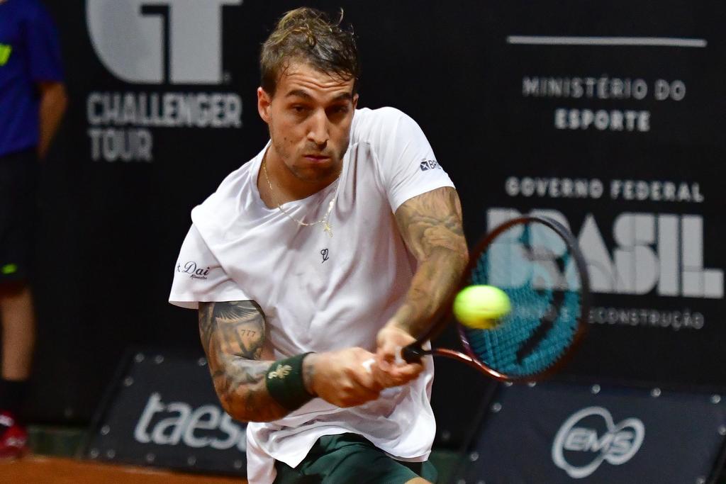 Felipe Meligeni volta às quadras no Itajaí Open após cirurgia na coluna