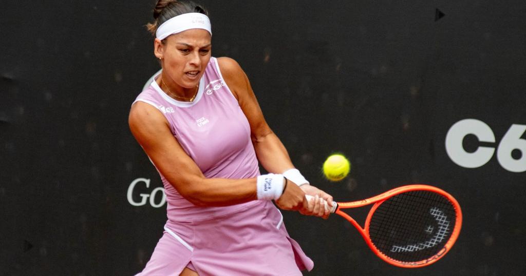 Carol Meligeni reage, vence italiana e garante vaga na final do ITF W35 de Buenos Aires