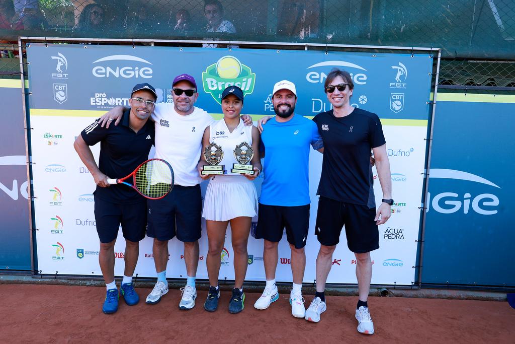 Nauhany Silva conquista títulos de simples e duplas da Brasil Juniors Cup e embala para o Banana Bowl