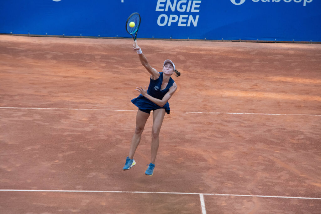 Brasileiras avançam em Orlando e mantêm presença forte no circuito ITF