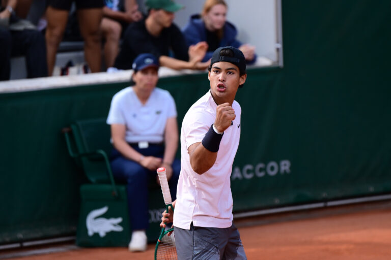Guto e Storck vão às oitavas em Roland Garros juvenil, Chabalgoity se despede em Paris
