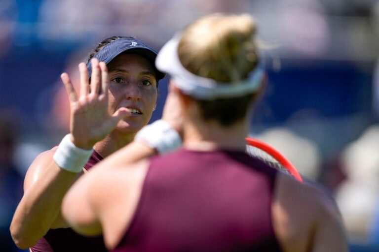 Luisa Stefani vai às oitavas em Wimbledon