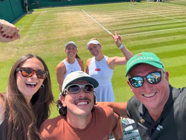 Luisa Stefani arrasa e atinge as quartas pela 3ª vez em Wimbledon